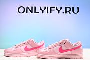 Dunk Low “Triple Pink” DH9756-600  - 4