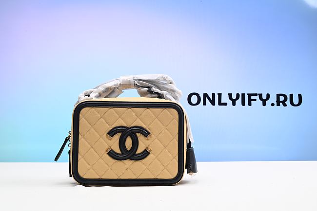 Chanel Filigree Vanity Case Diamond Quilted CC Large Beige/Black - 1