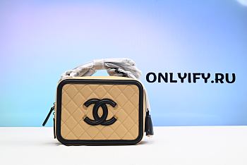 Chanel Filigree Vanity Case Diamond Quilted CC Large Beige/Black