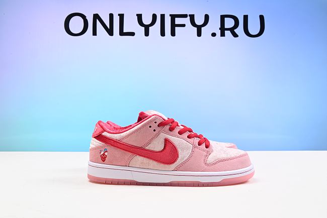 Nike SB Dunk Low StrangeLove Skateboards - 1
