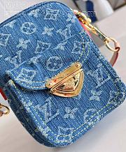 Louis Vuitton LV Fairfax Pochette Size 14 x 18 x 2.7 cm - 5
