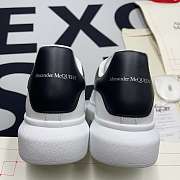 Alexander McQueen Oversized Sneaker 'White Black' 553680 WHGP5 9061 - 5