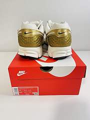 Nike Zoom Vomero 5Metallic Gold (Women) HF7723-001 - 4