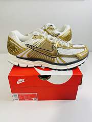 Nike Zoom Vomero 5Metallic Gold (Women) HF7723-001 - 5
