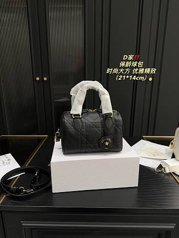 Dior Groove 16 Mini Bag Black Macrocannage Calfskin