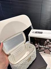 Chanel 22A Vanity Casual Style White Sheepskin Bag 17cm x 10cm - 2