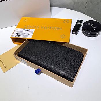 Louis Vuitton Zippy wallet 19cm x 10cm