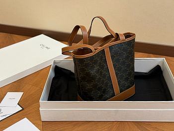 Celine SMALL BUCKET IN TRIOMPHE CANVAS AND CALFSKIN TAN 191442CAS 25cm x 23cm
