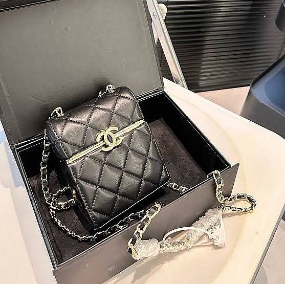 Chanel Vanity Mini Box Bag 10.5cm x 13cm - 1
