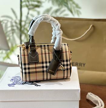 Burberry Ered\N\Nmini Checkered Bowling Bag 20cm