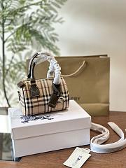 Burberry Ered\N\Nmini Checkered Bowling Bag 20cm - 4