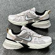 Nike V2K Run Platinum Violet FN6703-001 - 3