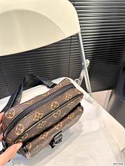 Louis Vuitton Quest Messenger Bag M46973 19cm x 20cm - 5