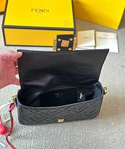 FENDI Baguette Noir handbag - 2