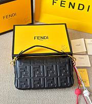FENDI Baguette Noir handbag - 3