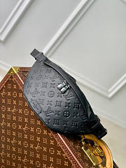 LOUIS VUITTON Discovery Bumbag PM 44 x 15 x 9 cm - 4