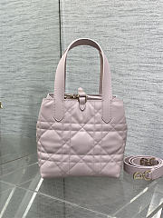 Small Dior Toujours Vertical Tote Bag Pale Pink Macrocannage Calfskin 18cm x 18cm x 12 cm - 4