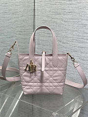 Small Dior Toujours Vertical Tote Bag Pale Pink Macrocannage Calfskin 18cm x 18cm x 12 cm - 3
