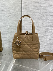 Small Dior Toujours Vertical Tote Bag Medium Tan Macrocannage Calfskin 18cm x 18cm x 12 cm - 4
