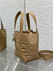 Small Dior Toujours Vertical Tote Bag Medium Tan Macrocannage Calfskin 18cm x 18cm x 12 cm - 6