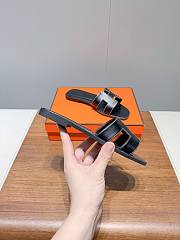 Hermès Oran Sandals – Black Calfskin Leather “H” Slides - 3