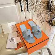 Hermès Oran Sandals – Matte Grey Calfskin with Hand-Stitched Detailing - 2