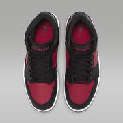 Air Jordan 1 Mid 