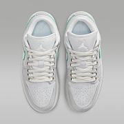 Air Jordan 1 Low SE “Light Smoke Grey” (IH3369‑077) - 4