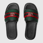 Men’s Slide Sandal with Interlocking G – Green & Red 835091 HAAHH 8449 - 2