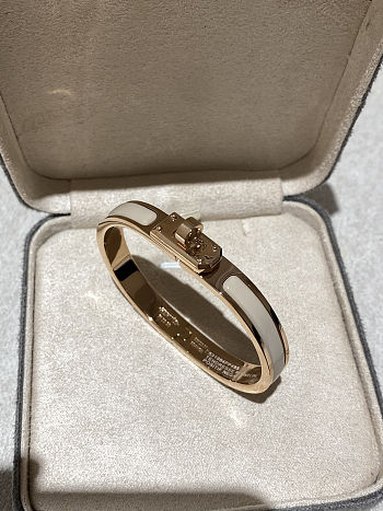 Hermès Mini Clic Kelly Bracelet – Enamel & Gold-Plated Hardware
