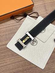 Hermès Men's Black Leather Belt – Silver & Gold H Buckle - 2