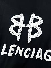 Black Balenciaga-Inspired T-Shirt with Embroidered BB Logo and Chain Accent - 6