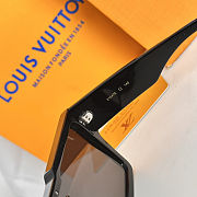 Louis Vuitton Star Blossom Oversized Shield Sunglasses – Gradient & Black Options - 4