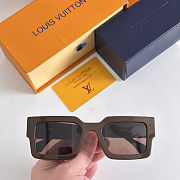 Louis Vuitton Bold Square Sunglasses – Unisex Oversized Frame, 6 Color Options - 4