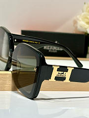 Hermès Luxury Square Frame Sunglasses – Black with Gold H Logo - 4