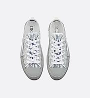 Dior B23 Low-Top Sneaker in White and Navy Blue Dior Oblique Canvas – 3SN249YNT_H568 - 3