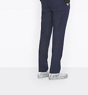 Dior B23 Low-Top Sneaker in White and Navy Blue Dior Oblique Canvas – 3SN249YNT_H568 - 6