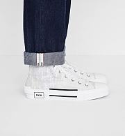 Dior B23 Low-Top Sneaker in White Dior Oblique Canvas – 3SH118YNT_H060 - 2