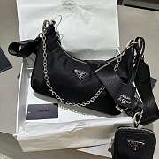 Prada Re-Edition 2005 shoulder bag in black - Prada  - 6
