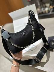 Prada Re-Edition 2005 shoulder bag in black - Prada  - 2