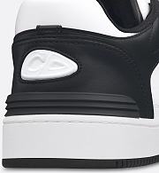 Dior Men’s B57 Dribble Low-Top Sneaker in Black and White Smooth Calfskin with Beige and Black Dior Oblique Jacquard 3SN318ZXU_H960 - 2