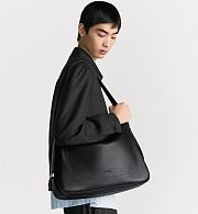 Dior Large Slider Zipped Hobo Bag in Black Smooth Calfskin – 1LEHO066URB_H00N Luxury Women’s Shoulder & Handbag - 3