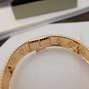 Perlée Clovers Bracelet Medium Model VCARO3YB00 - 5