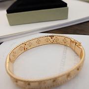 Perlée Clovers Bracelet Medium Model VCARO3YB00 - 3