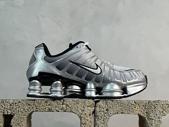 Nike Shox TL Men’s Shoes – AV3595-015 | Triple Black Cushion Column Runner