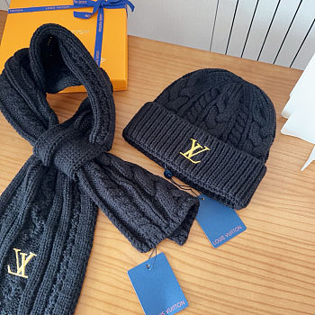 Louis Vuitton Scarf & Hat Set – Women’s Luxury Winter Knit Set